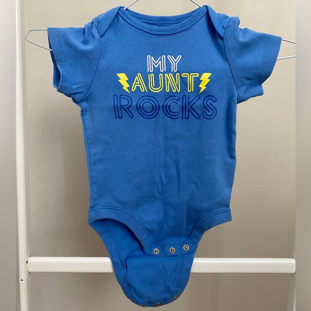 Onesie “My Aunt Rocks” 12-18 months